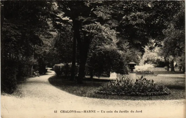 CPA CHALONS-sur-MARNE - Un coin du Jardin du Jard (742368)