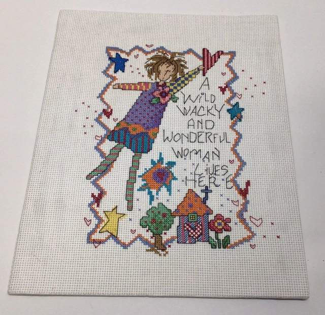 "Needlepoint ""A Wild Wacky Woman Lives Here"" Imagen Sin Enmarcar Hecha a Mano 11"" x 9"""