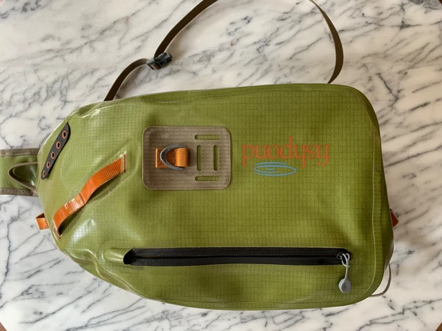 Fishpond Thunderhead SUBMERSIBLE SLING Pack Fishpond Thunderhead SUBMERSIBLE SLING Pack