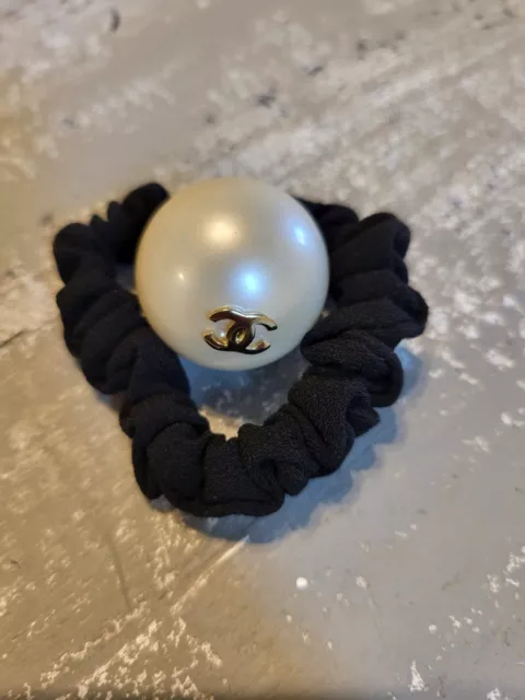 CHANEL FAUX PEARL Hair Tie Never Used. Excellent Condition $450.00 -  PicClick