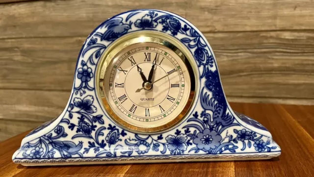 Blue & white chinoiserie Mantle quartz clock