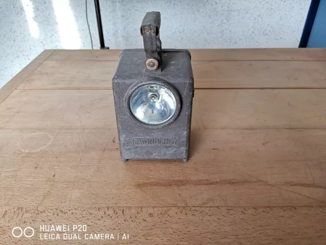 ancienne lampe wonder type agral