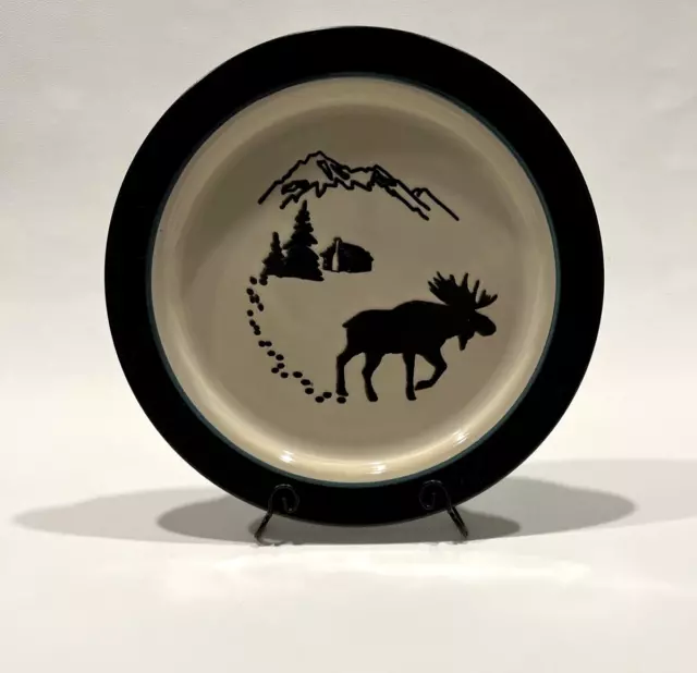 Bass Pro Shop "White River" 10 3/4 Inch Dinner Plate Moose