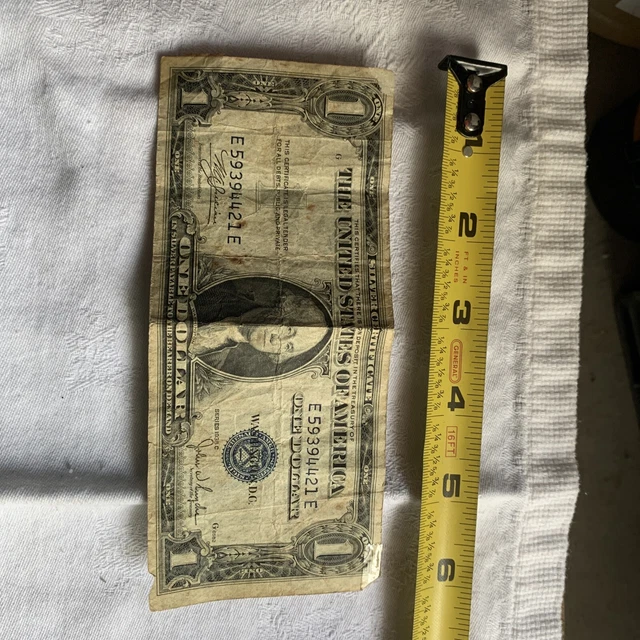 One 1935 C Blue Seal $1 Dollar Silver Certificate, Old US One Dollar Bill