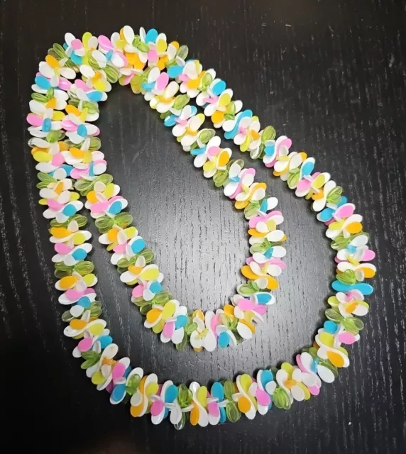 Hawaiian Lucite ~~ 1950's Vintage Lei Necklace 18" Multi Colored Pinwheel Tiki