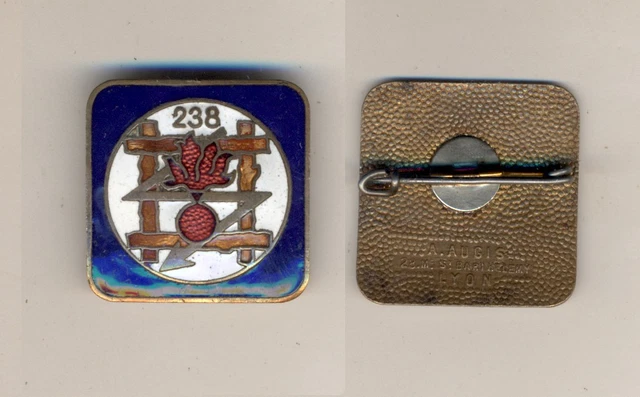 INSIGNE BADGE MARINE Nationale LE BARFLEUR Augis ORIGINAL France émail