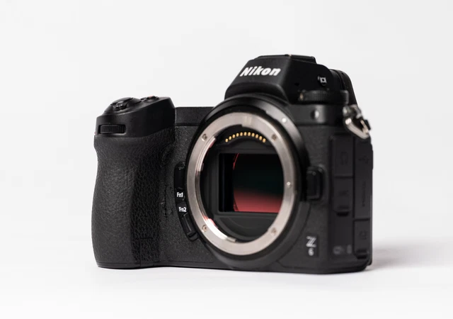 NIKON z6 body NEAR MINT COND