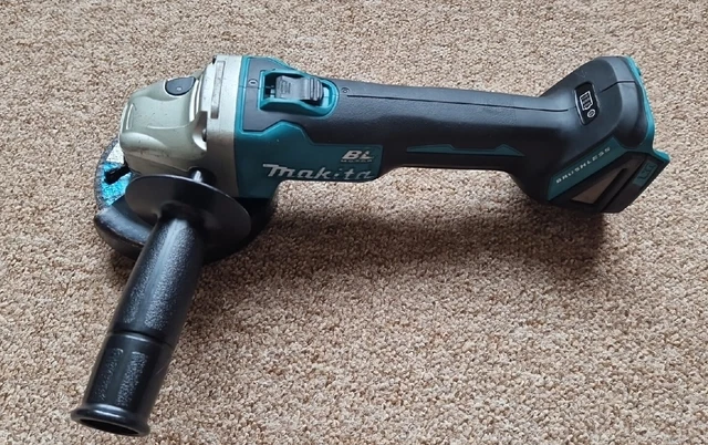 Image of Makita HP2042 on Makita Direct website