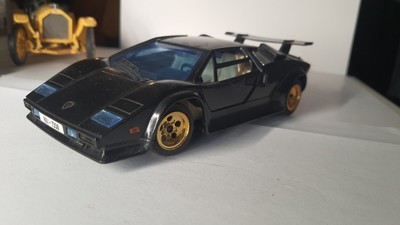 Staré retro kovové autíčko,LAMBORGHINI COUNTACH 5000, MAJORETTE, 1:24