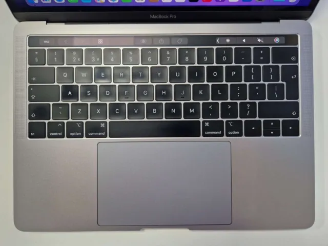 Apple 13" MacBook Pro Touch Bar 2018 Intel i7 8a generazione 256 GB SSD 16 GB RAM - A1989 3
