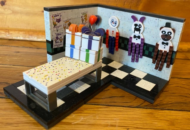 MCFARLANE BUILD FIVE Nights at Freddy’s Paper Pals Party JUST BUILD £40 ...