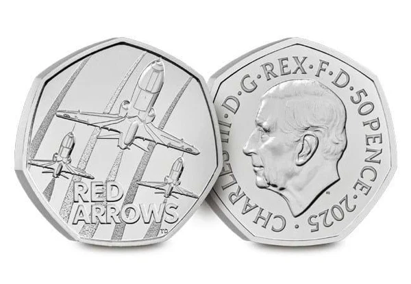 Collector Coin Album for 280 MEDIUM sizes coins 50p 50 pence £1 £2 €1 €2 - 10 pages and red dividers - RED Collector Coin Album for 280 MEDIUM sizes coins 50p 50 pence £1 £2 €1 €2 - 10 pages and red dividers - RED