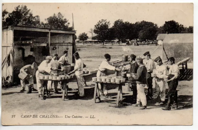 CHALONS SUR MARNE - Marne - CPA 51 - Vie Militaire Au camp - cuisine soupe