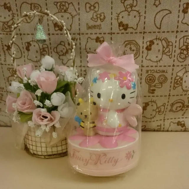 2000 Rare Hello Kitty Fairly Series Ceramic Music Box from japan