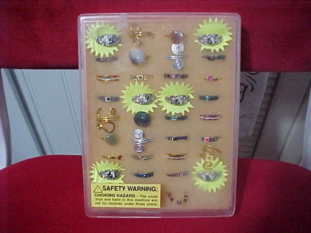 Vending Machine For Rings VINTAGE VENDING MACHINE Ring Display from the 90's 35 Rings including ...