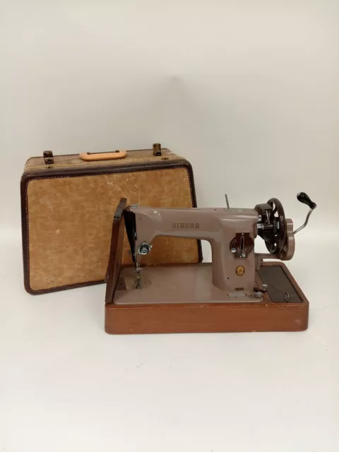 Vintage Singer Sewing Machine 201K EM 465961 In Carry Case Hand Crank Collector