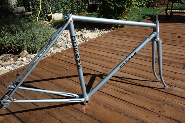 Ancien cadre de vélo acier vintage orange Gitane 80s french antique bike frame