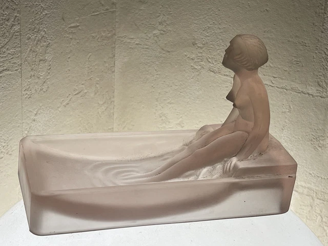 Porte savon verre rose opalescent baigneuse style art déco  Verrerie SDD 1981