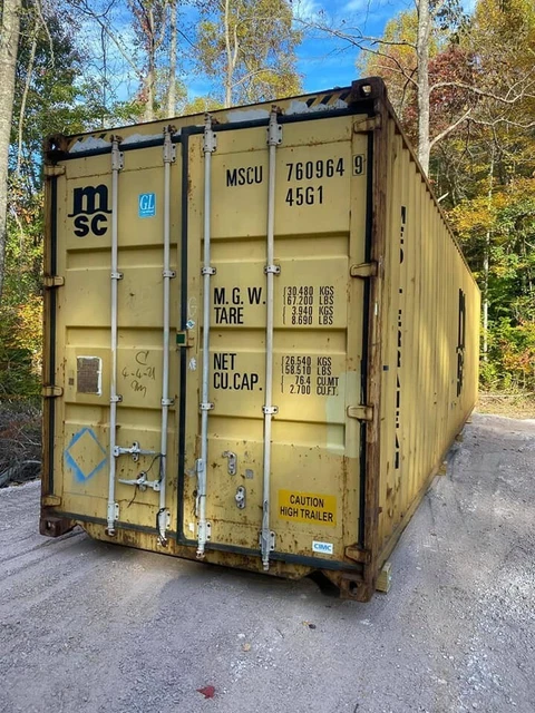 Contact us today to find the perfect container for your needs! 20' and 40'