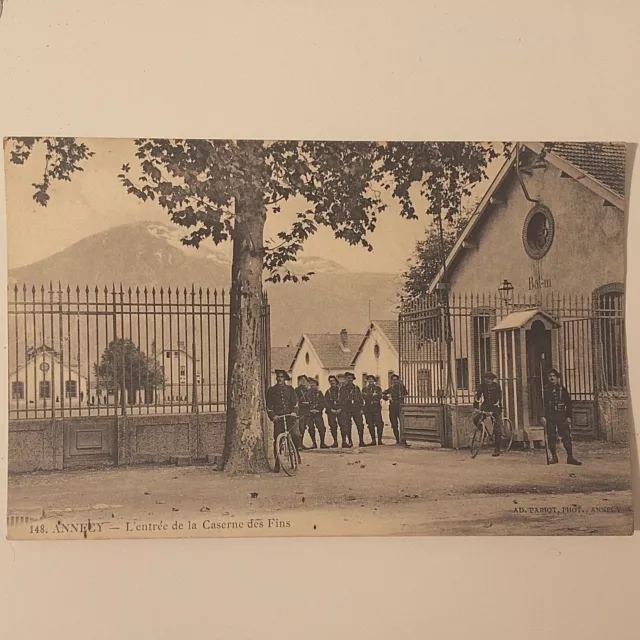 CARTE POSTALE 1ÈRE GUERRE  ´l’entrée De La Casernes Des Fins’/ WW1 postcard