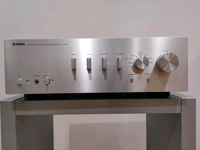 AMPLIFICATEUR HIFI YAMAHA A-320 En Très Bonne État Et Fonctionnelle