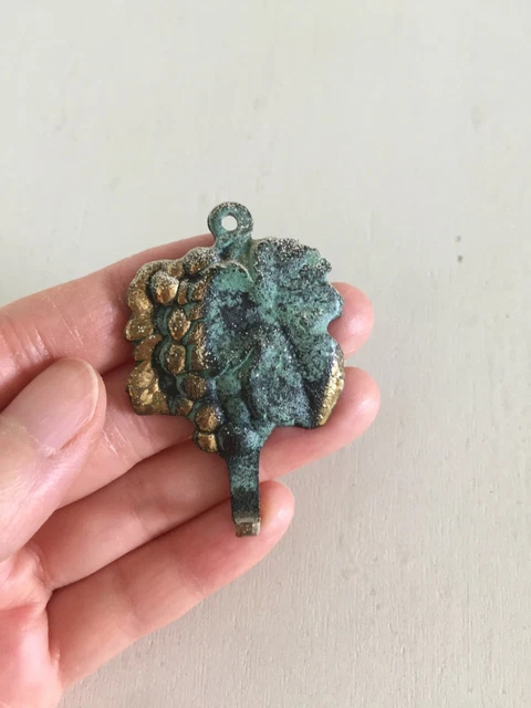 Vintage Green Patina Brass Grapes w Leaf Wall Hanging Hat Key Handbag Purse Hook