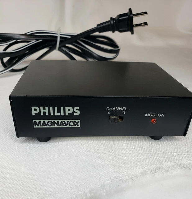 Philips Magnavox RF Modulator PM61138 audio/ video TV Switch Box/Gaming