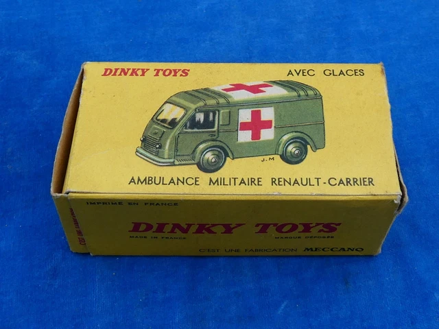 Une ambulance militaire Renault en miniature par Dinky Toys France au 1/55e