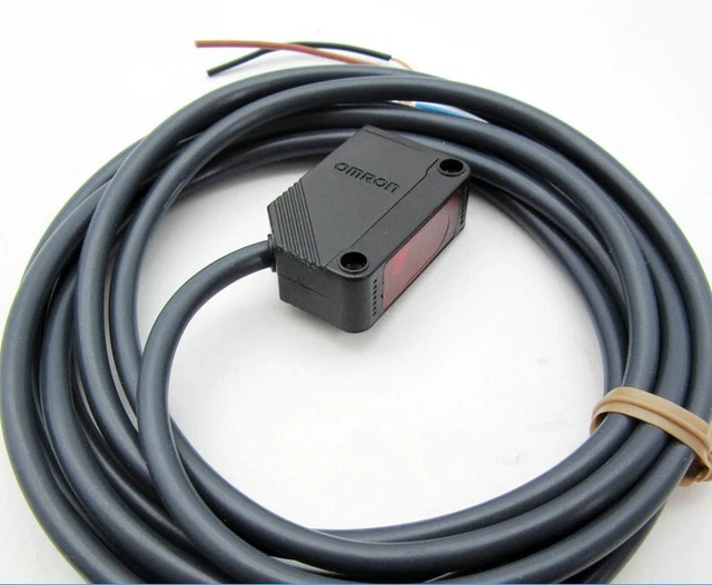 E3Z-R61 OMRON E3Z R61 Photoelectric Switch Sensor