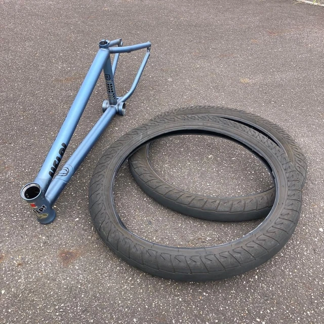 【愛知三河手渡し】KINK BMX WILLIAMS フレーム&タイヤ 愛知三河手渡し】KINK BMX WILLIAMS フレーム&タイヤ 愛知三河手渡し