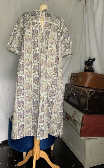 "Splendido abito vintage per bambini: stile ed eleganza senza tempo per il tuo guardaroba!"