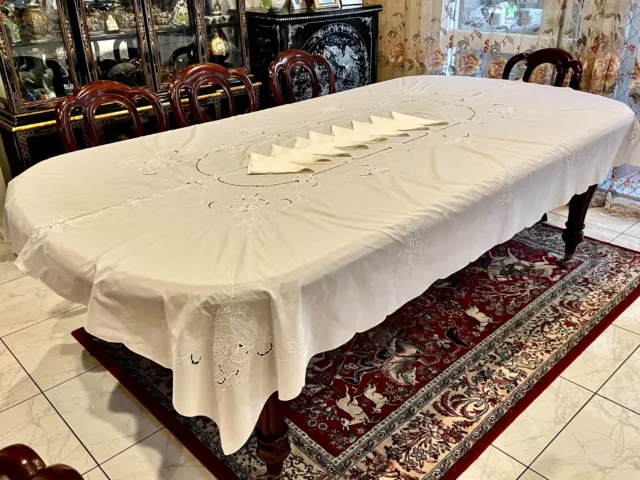 Beautiful Hand Crafted White Cotton Madeira Tablecloth & 6 Napkins Unused