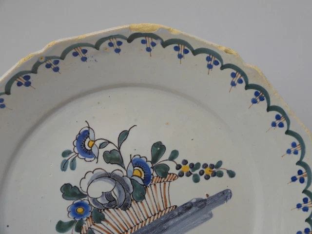 *ASSIETTE CERAMIQUE XVIIIe décor au panier Fleuri origine à définir COLLECTION D 8