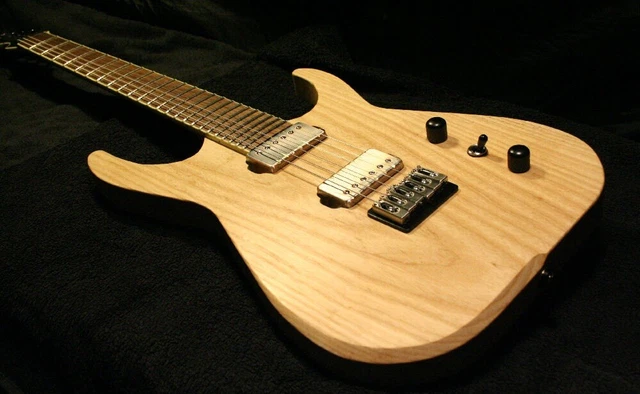 SIGGERY HERESY 90 Custom Built Electric Guitar Black Machine Head