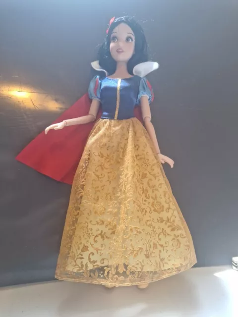 Disney Store Princess Snow White 11" VERY GOOD Condition.