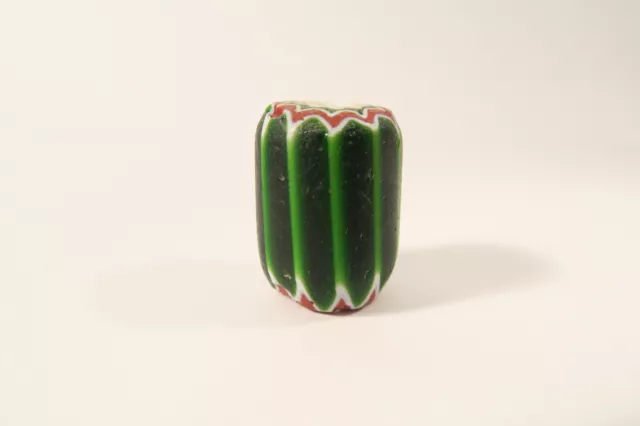 Alte 6 lagige grüne Chevron Glasperle 25 x 19mm DW57 Rare green Chevron Bead