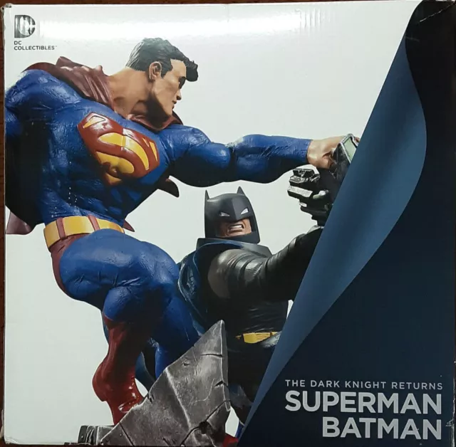 DC Direct Superman vs Batman Statue Full size Frank Miller TDKR *MINT w/Comic*