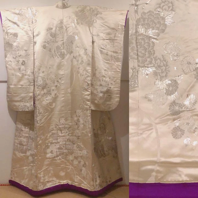 Uchikake Japanese Kimono Antique bride hitting color Classic Embroidered