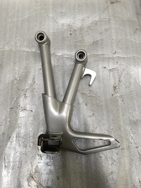 Repose-pied Passager Gauche Pour Suzuki GSF 650 Bandit N 2005-2006 - Occasion En Bon état