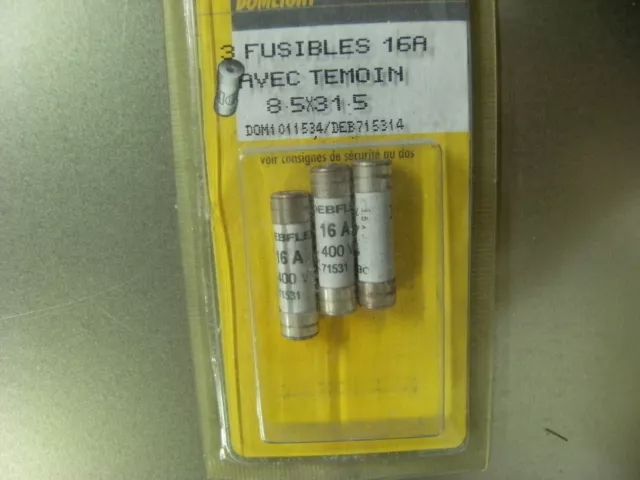 LOT DE 2 x 3 FUSIBLES  - 16 A  - 20 A  à voyant / 8,5 x 31,5 /  (sous blisters)