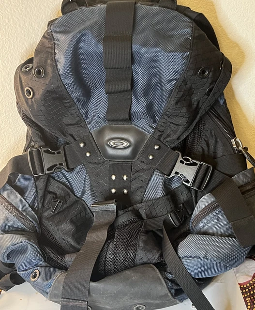 00´s Oakley icon backpack 直販格安 メンズ | villapuntasam.com