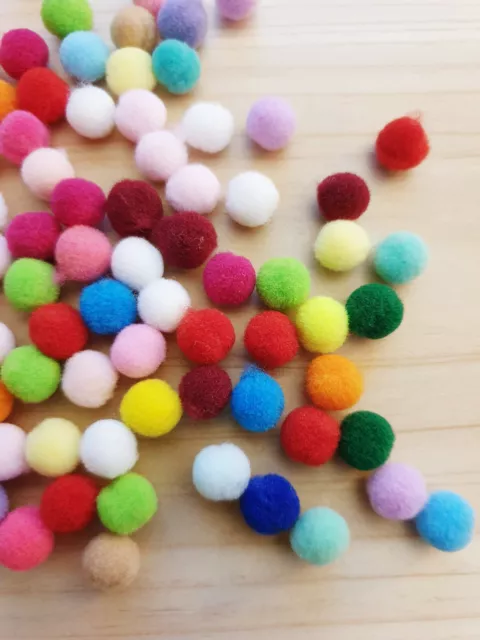 50 x Bunte Pompons ♥ zum Basteln Puppe Hobby Handwerk Bommel Kugel Ø 10mm