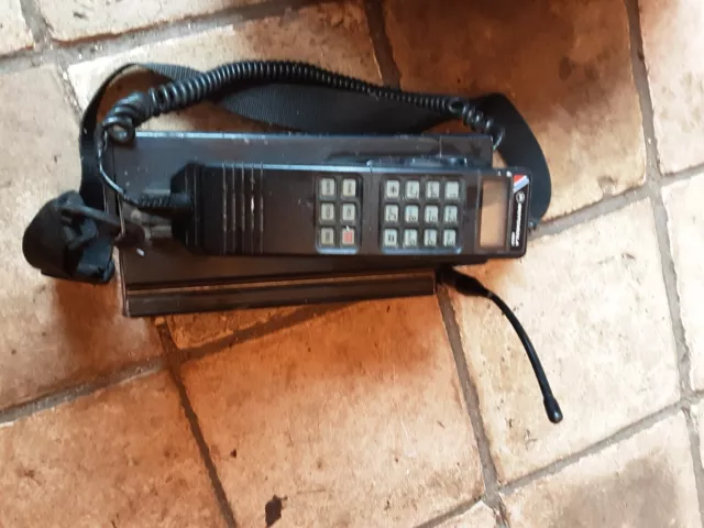 vintage motorola brick phone 4800x with charger and case