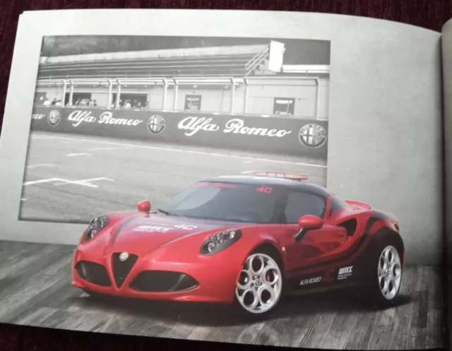 Raro volumetto ALFA ROMEO - PASSIONE IN PISTA