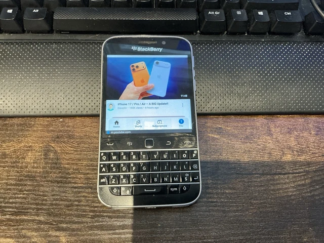 ブラックベリー クラシック [中古品] BlackBerry Classic SQC100-1 SIM