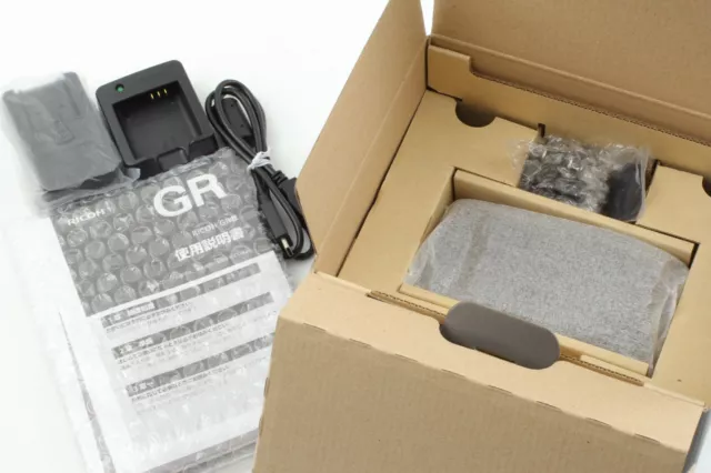 577 Shots【TOP MINT in Box】 RICOH GR III 24.2MP APS-C Digital Camera From JAPAN
