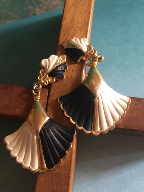 Boucles D'oreilles Clips Vintage Pendantes - Dorées, Blanches Et Noires - Occasion