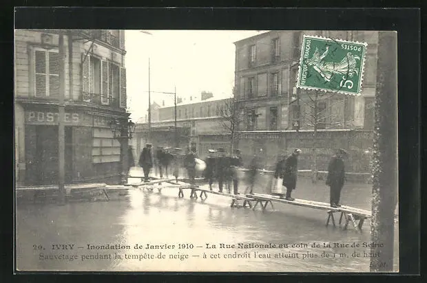 CPA Ivry, La Rue Nationale au coin de la Rue de Seine, inondation 1910