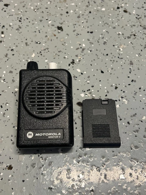 Motorola Minitor V Pager 151 - 158.9975 MHz 2-Ch A03KMS9239BC w/ New Battery