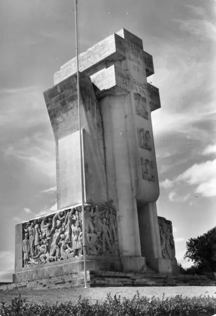 Carte CHASSENEUIL SUR BONNIEURE Mémorial de la Résistance inauguré en 1951